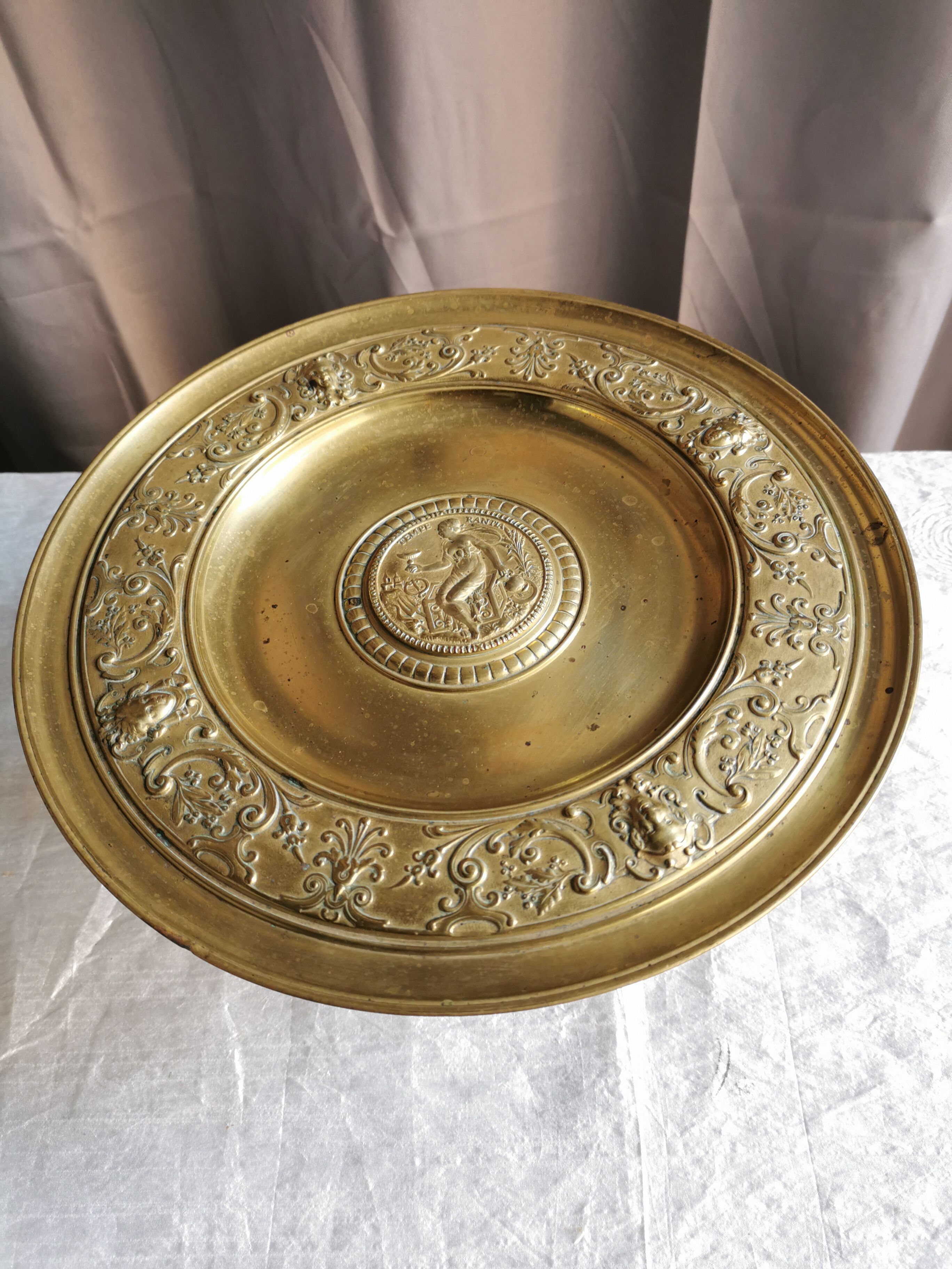 Ancient bronze cup "decor a the antique"