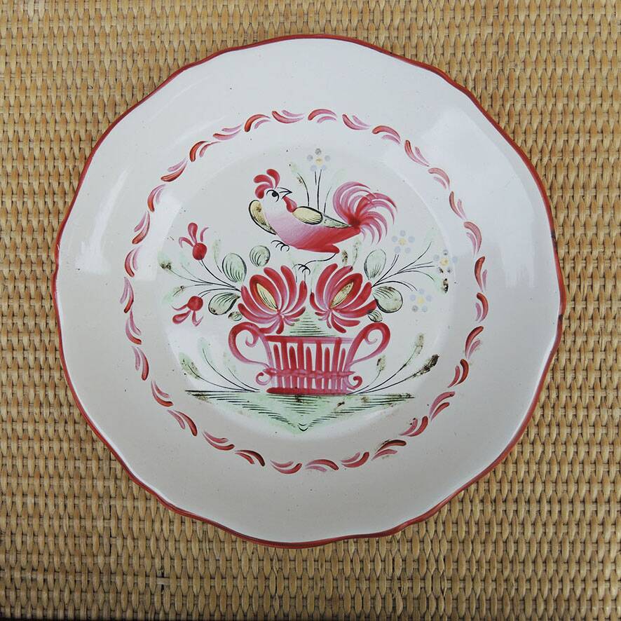 Old St Clément plate 64: rooster on basket