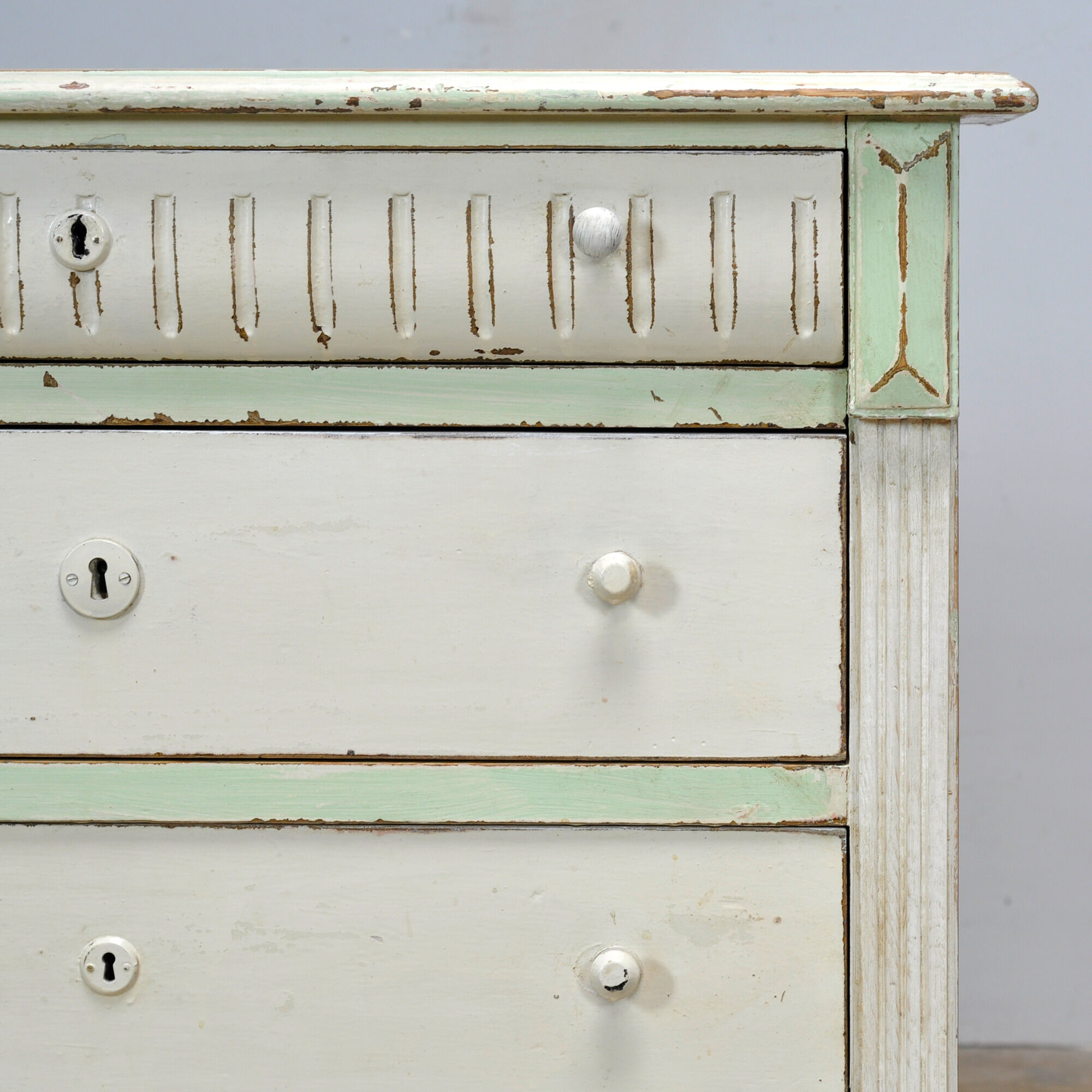 Commode en pin, vers 1910