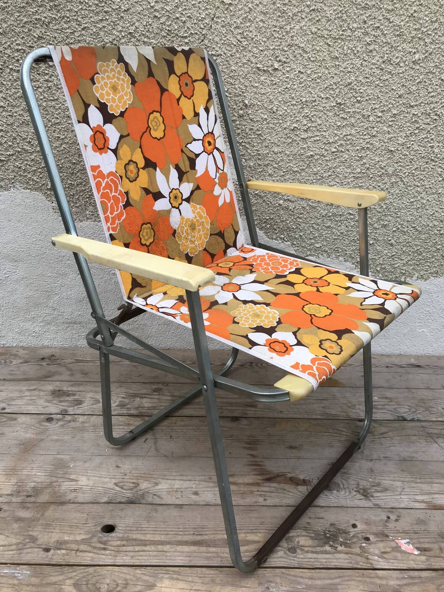 Pair of folding metal lerolin chairs in 70's fabric