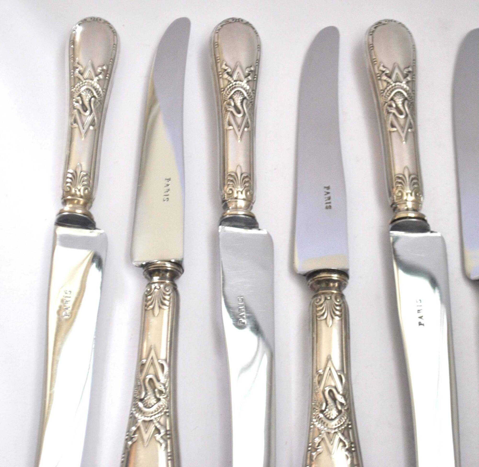 Set of 12 Napoleon Empire table knives - 19th century diamond swan decoration.