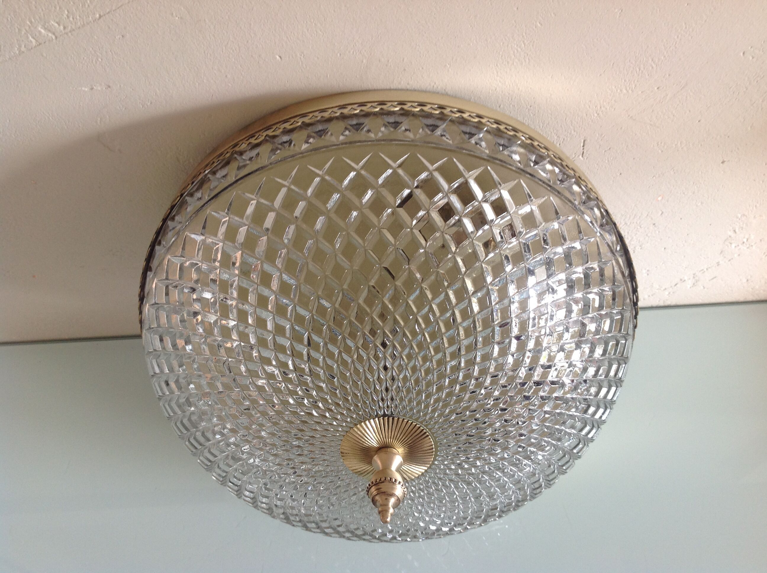 Round ceiling lamp in structured glass art deco style 30s-40s