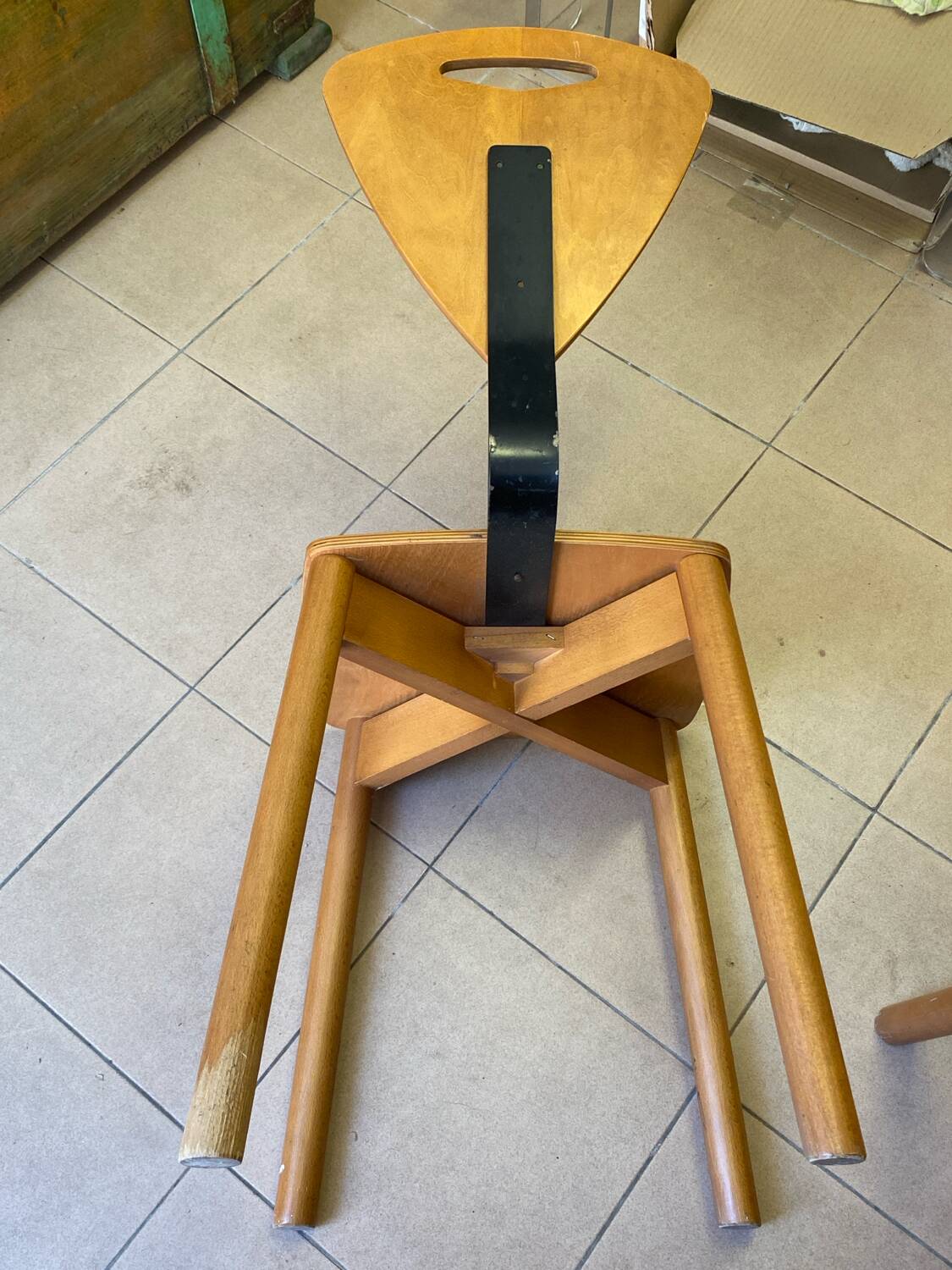 80s Italian chairs, in wood and metal