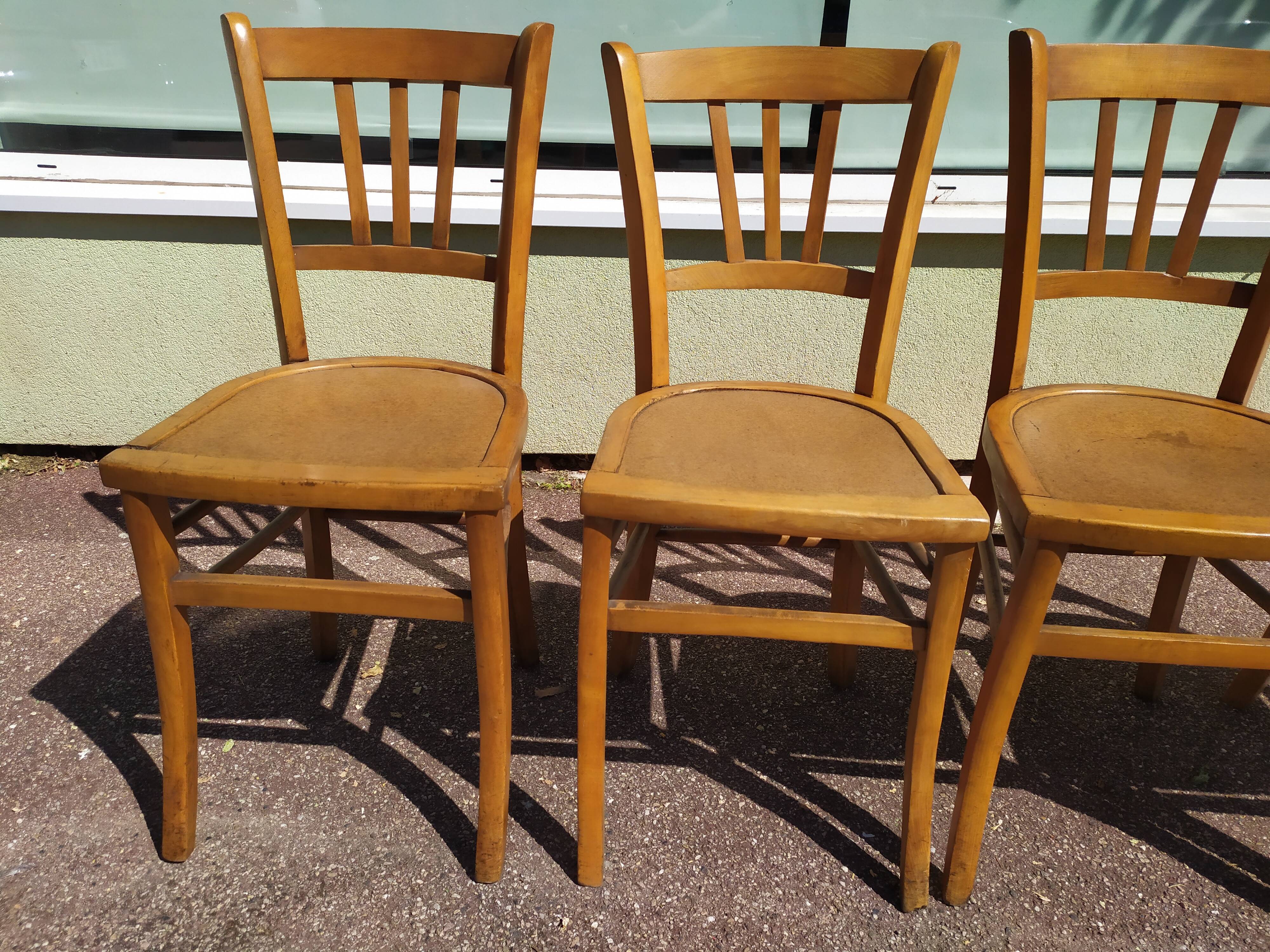 Lot de 4 chaises de bistrot ou de ferme en bois anciennes