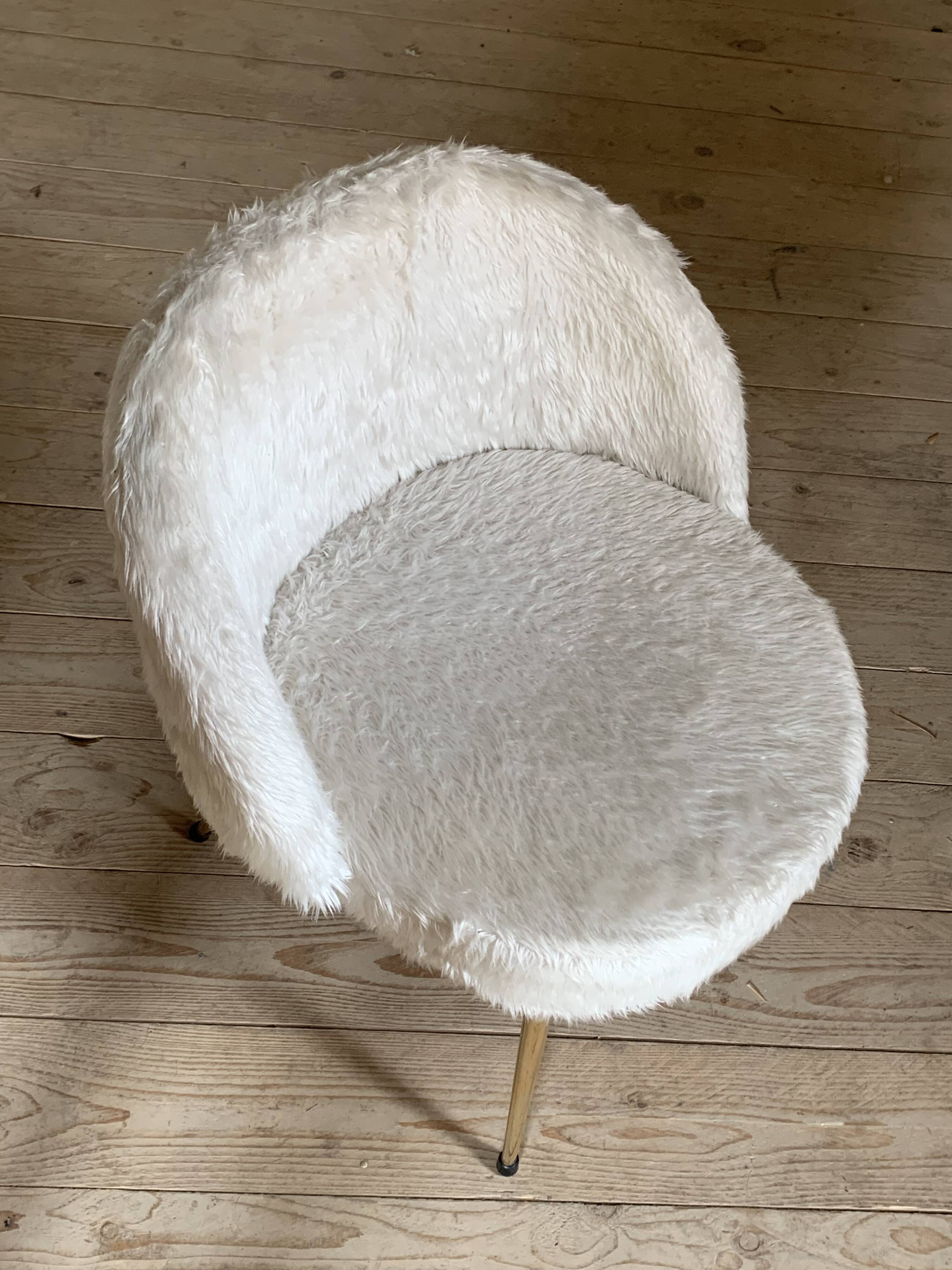 Chaise cocktail vintage moumoute blanche