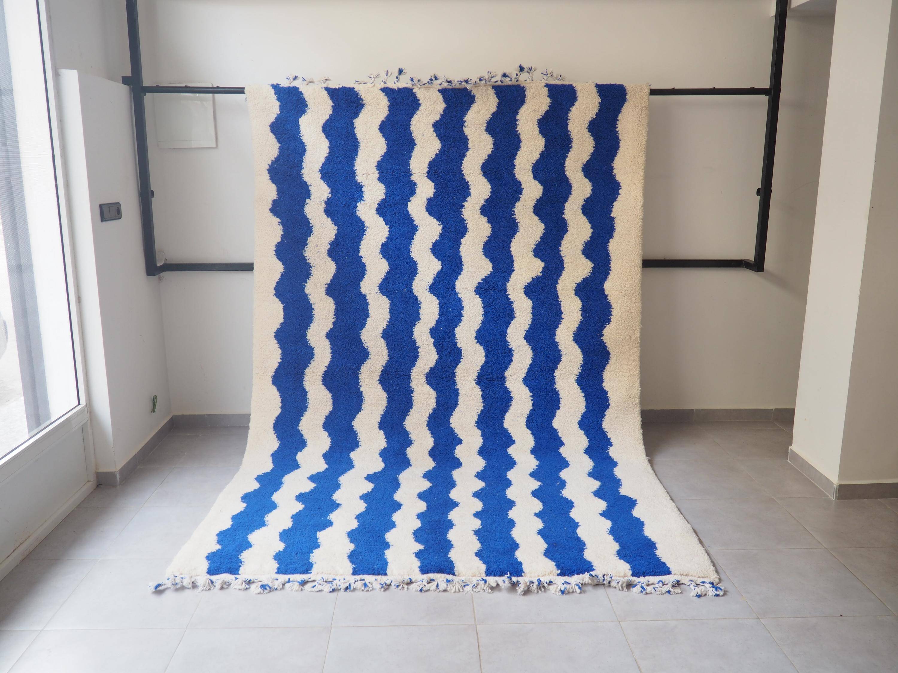 Unique Moroccan rug in natural wool 3x2 m
