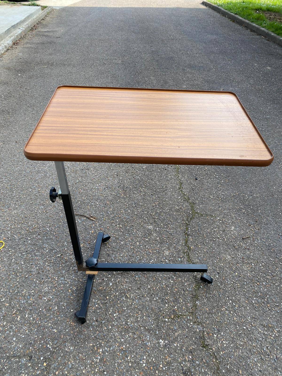 Desserte pliable et réglable en bois et acier noir