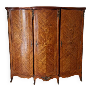 Armoire ancienne en marqueterie