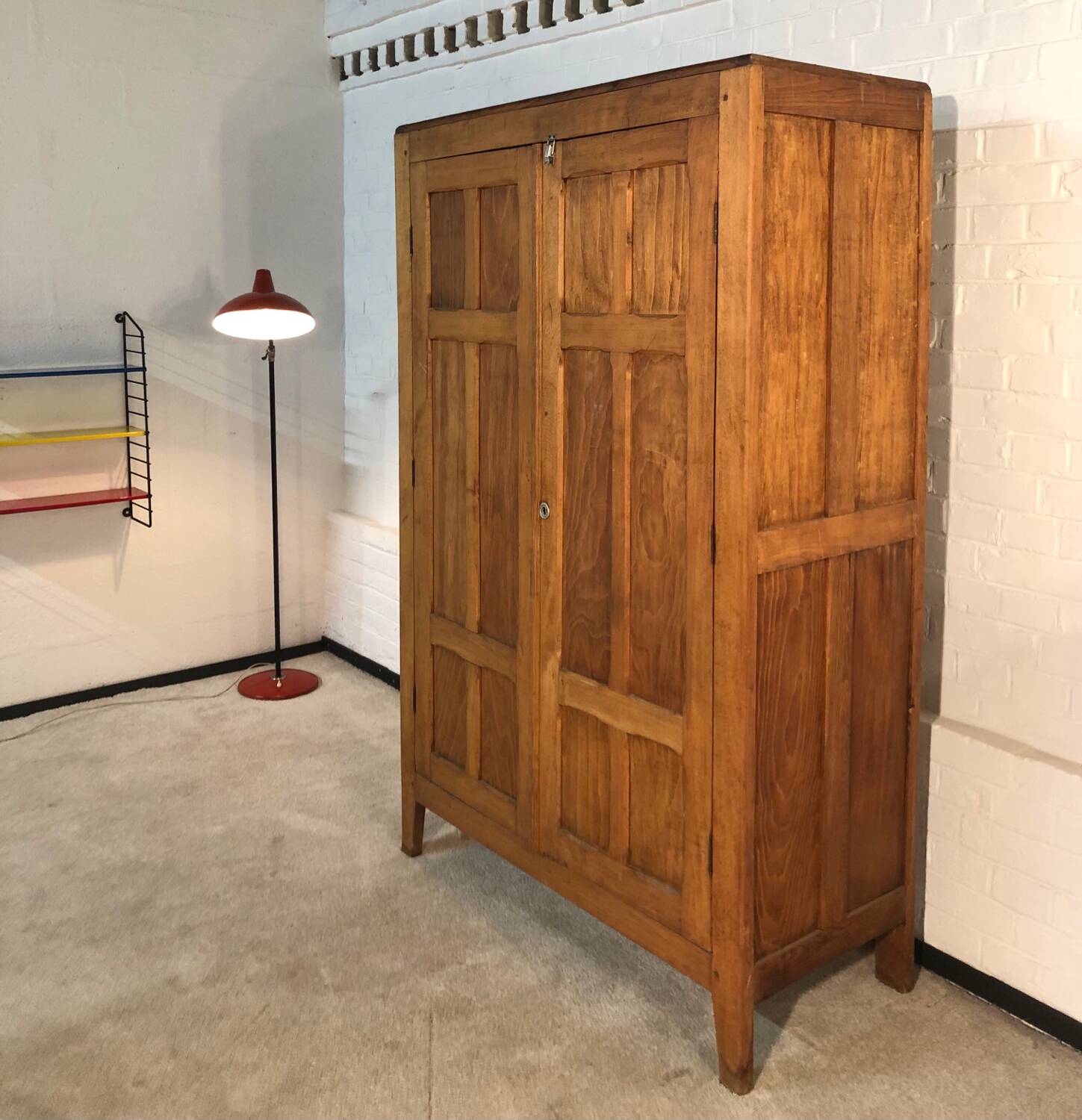 Armoire parisienne en bois des années 60