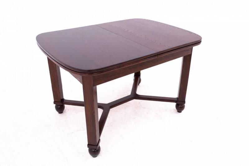 Table et chaises Art nouveau des années 1930. Après rénovation.