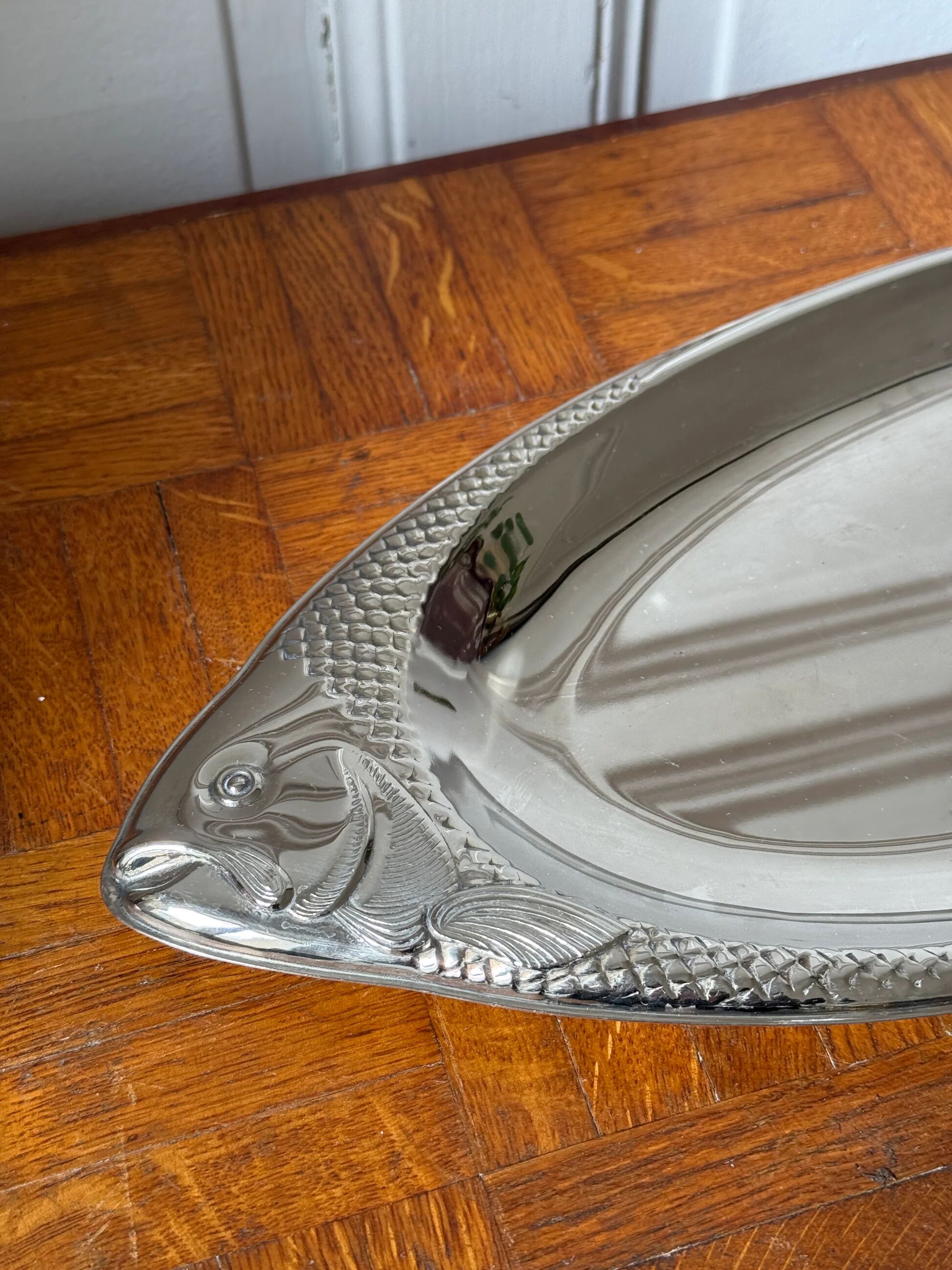 Silver-plated presentation dish