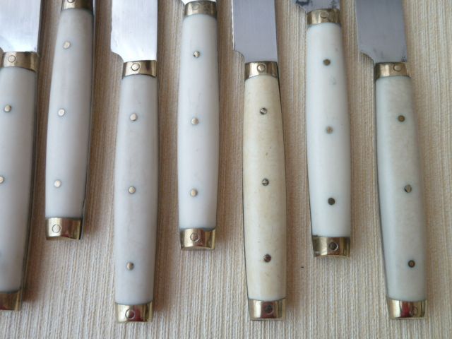 Set of 12 vintage table knives AP 57 Stainless steel and bakelite