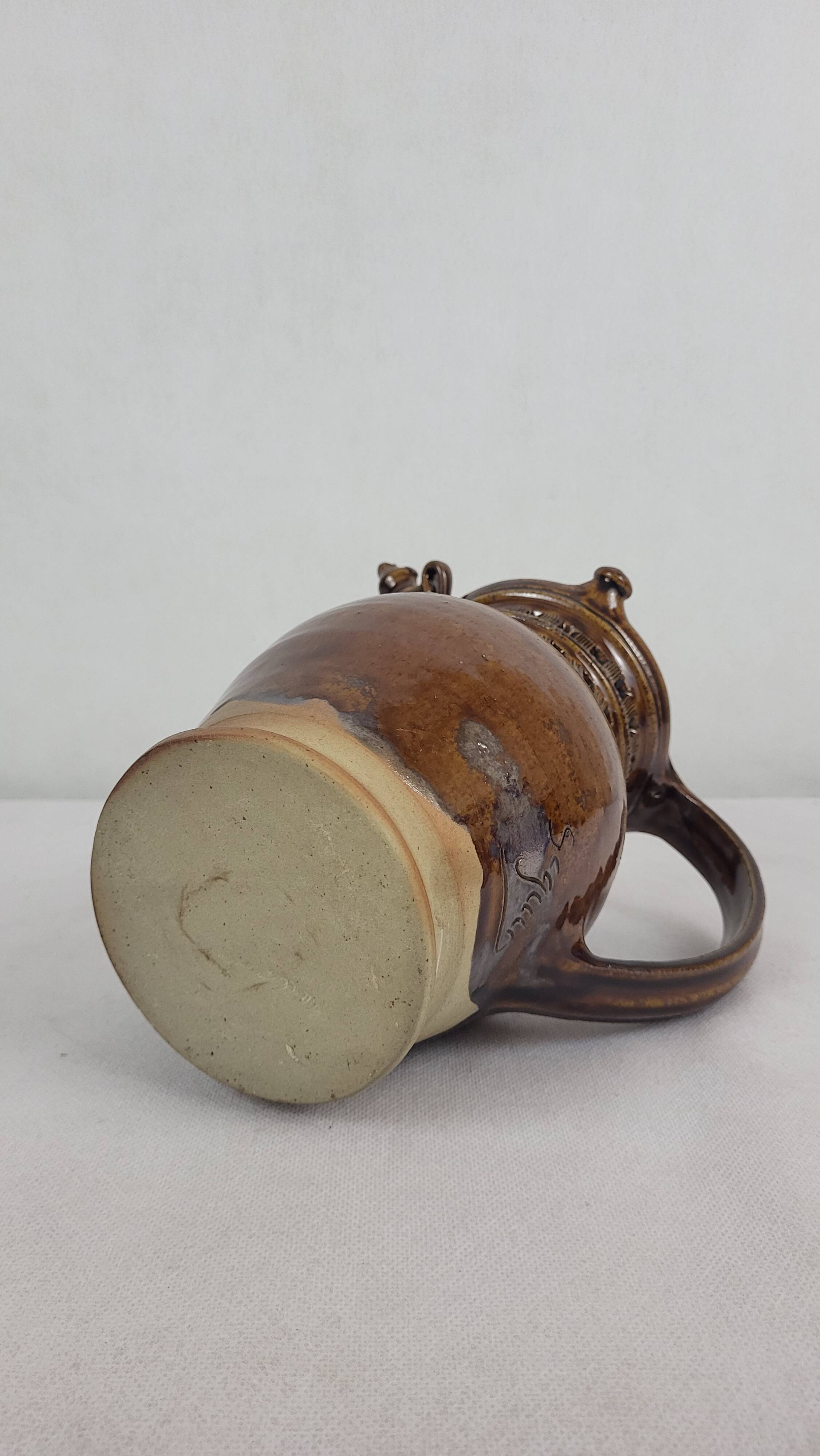 Deceptive stoneware pitcher Jean-Claude Seguin / Puisaye