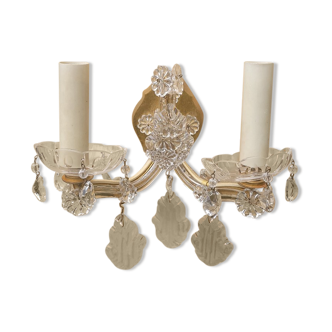 Glass wall lamp and tassels