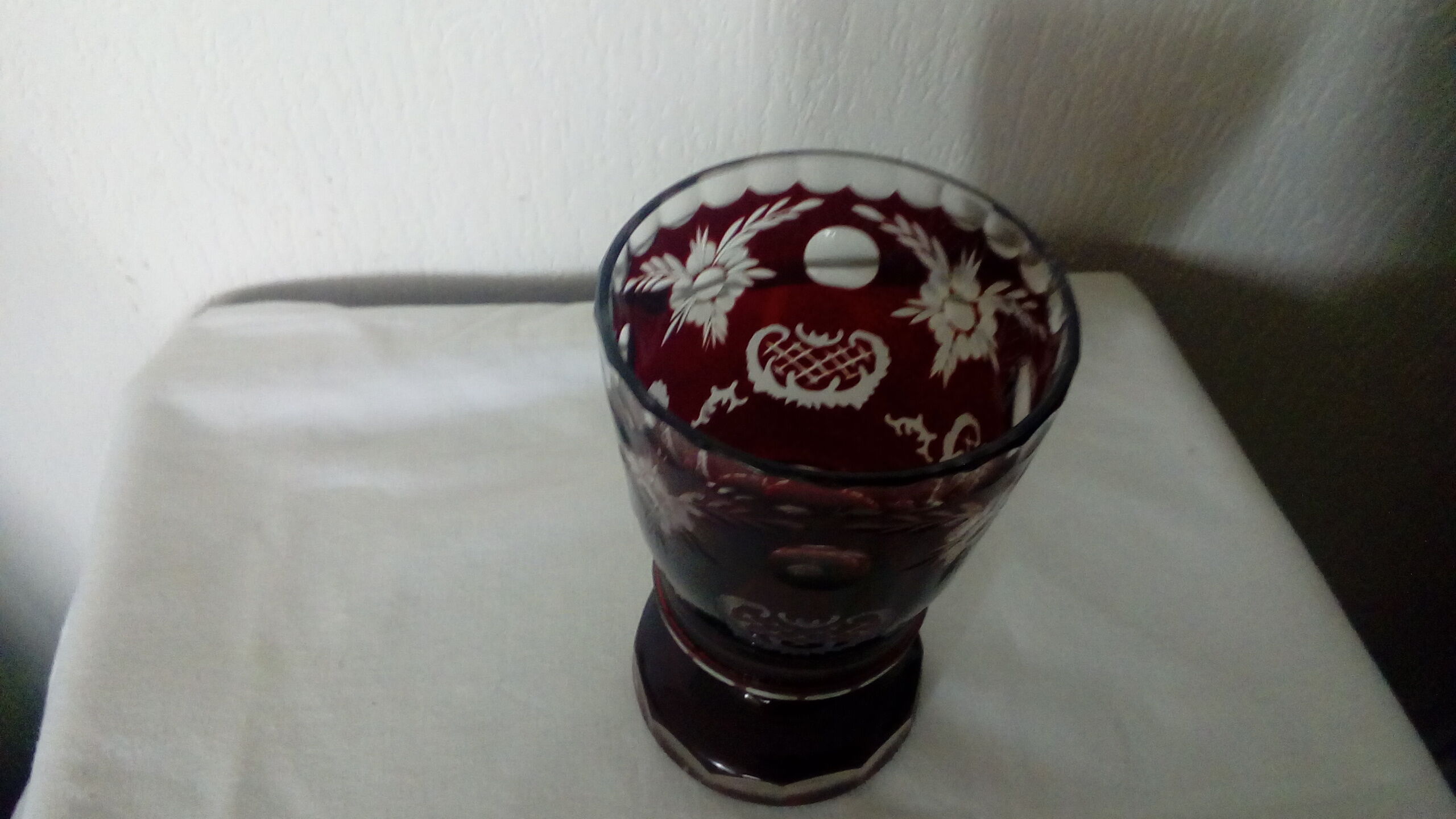 Violet vase in bohemian crystal foot shower