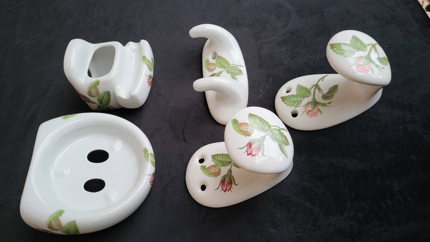 Wall mounted coat rack: Paris porcelain bathroom accessories