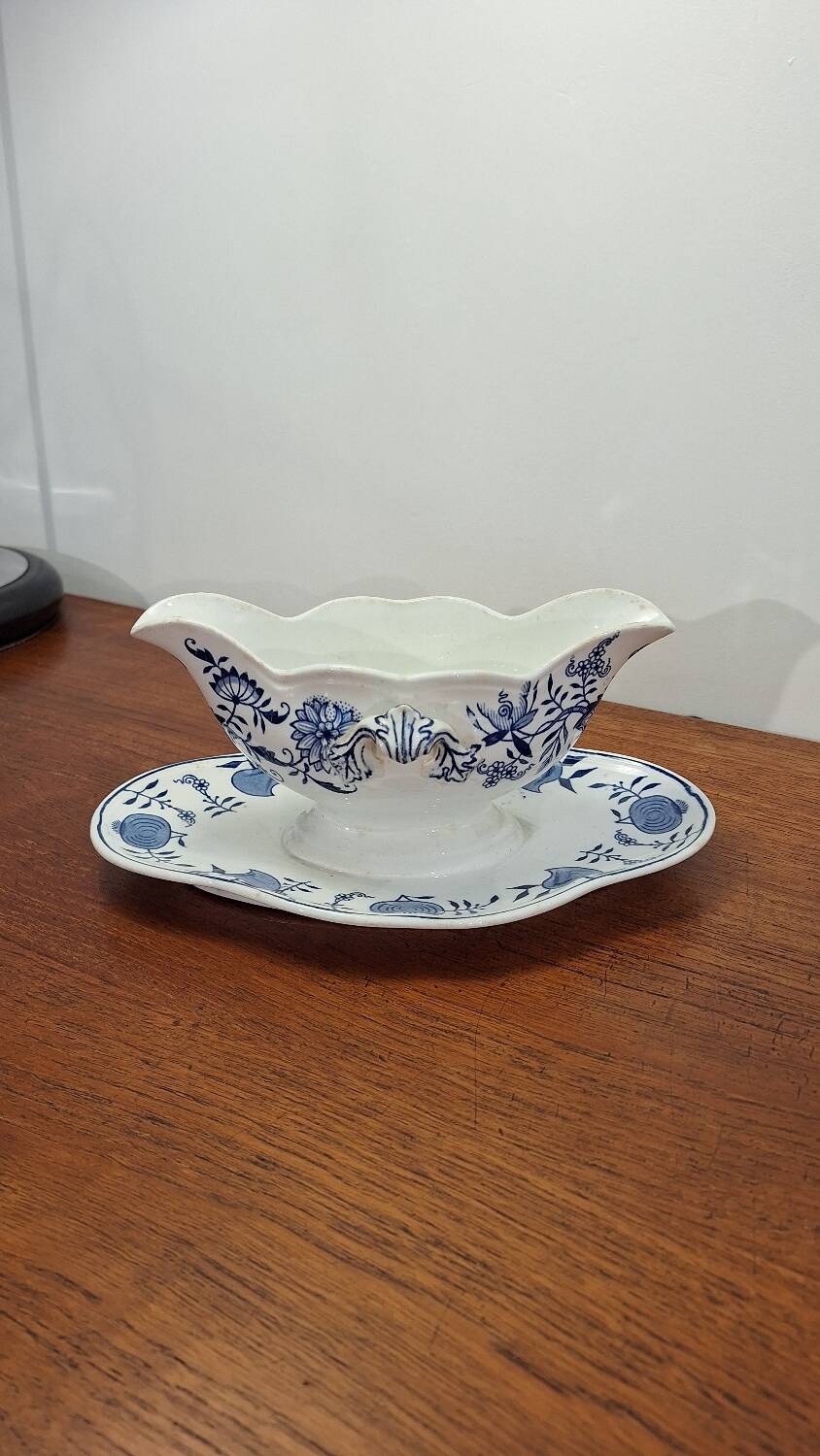 Maastricht Dresden Sauceboat