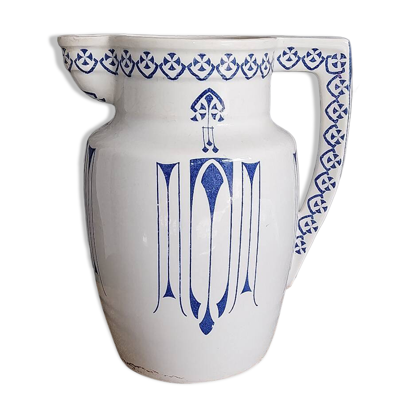 Broc en porcelaine
