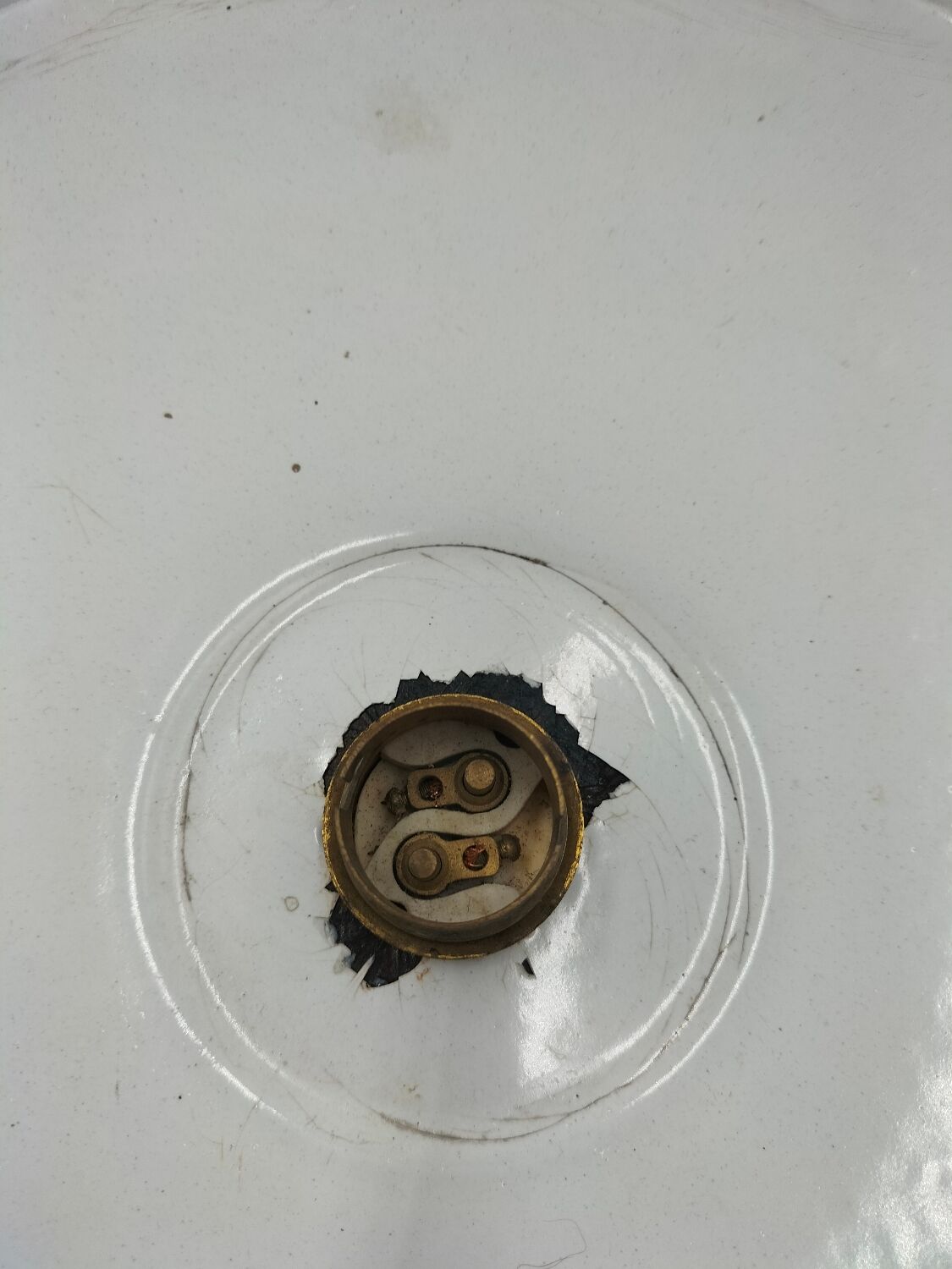 4 suspensions en tôles émaillées