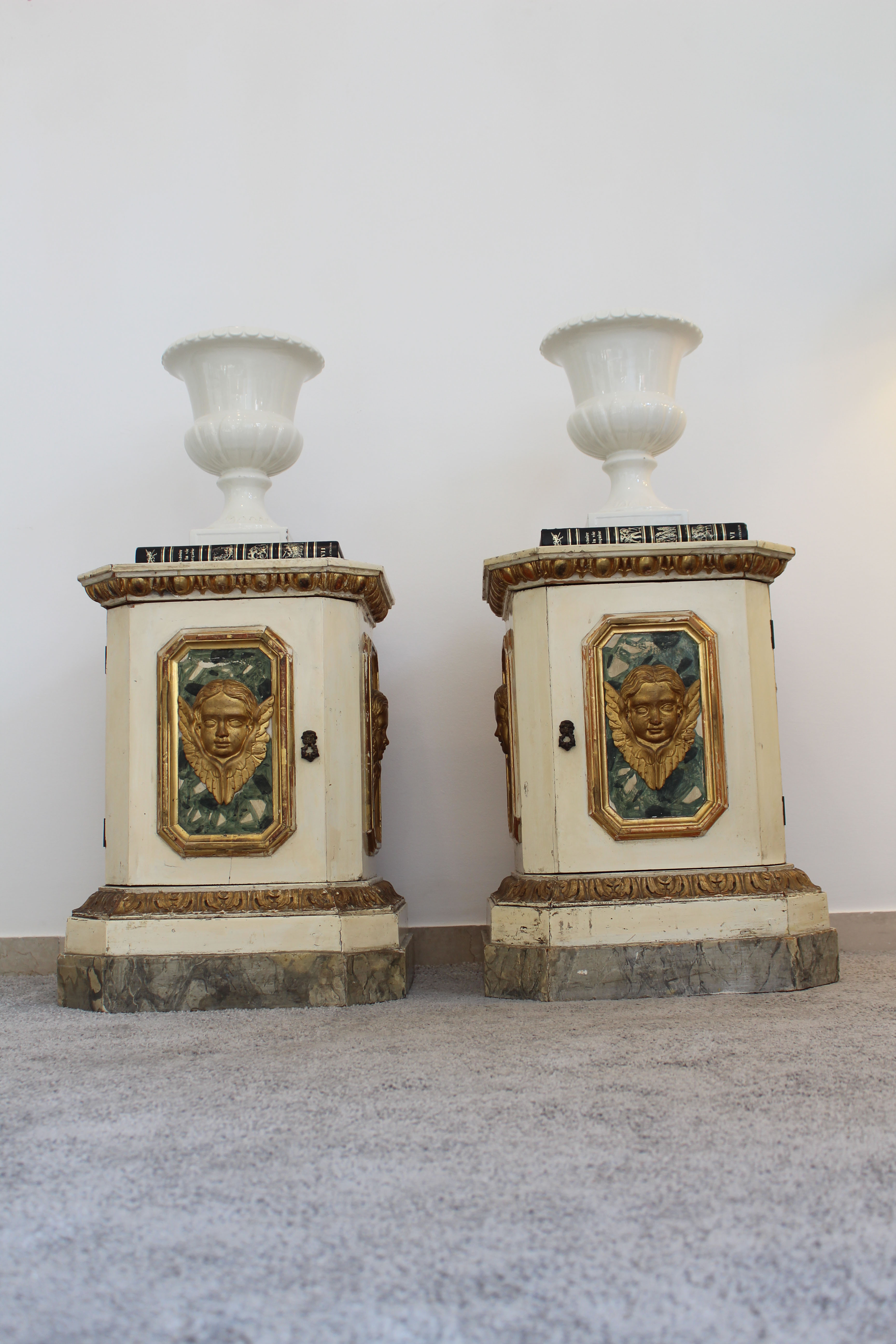 Pair of Capuani Este Vases in white lacquered ceramic, Italy '900