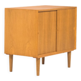 Cado oak sliding door cabinet by Poul Cadovius