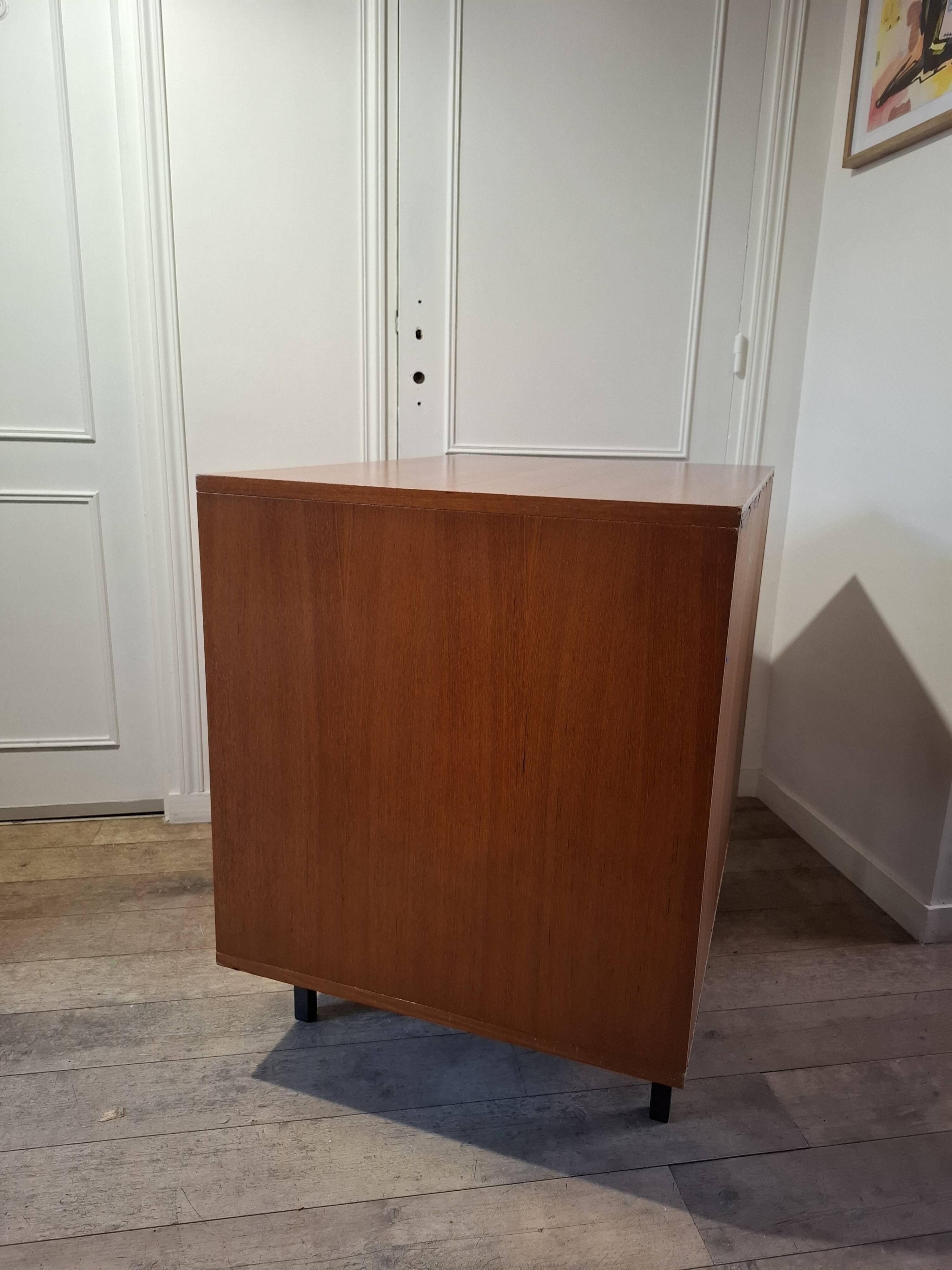 Buffet moderniste