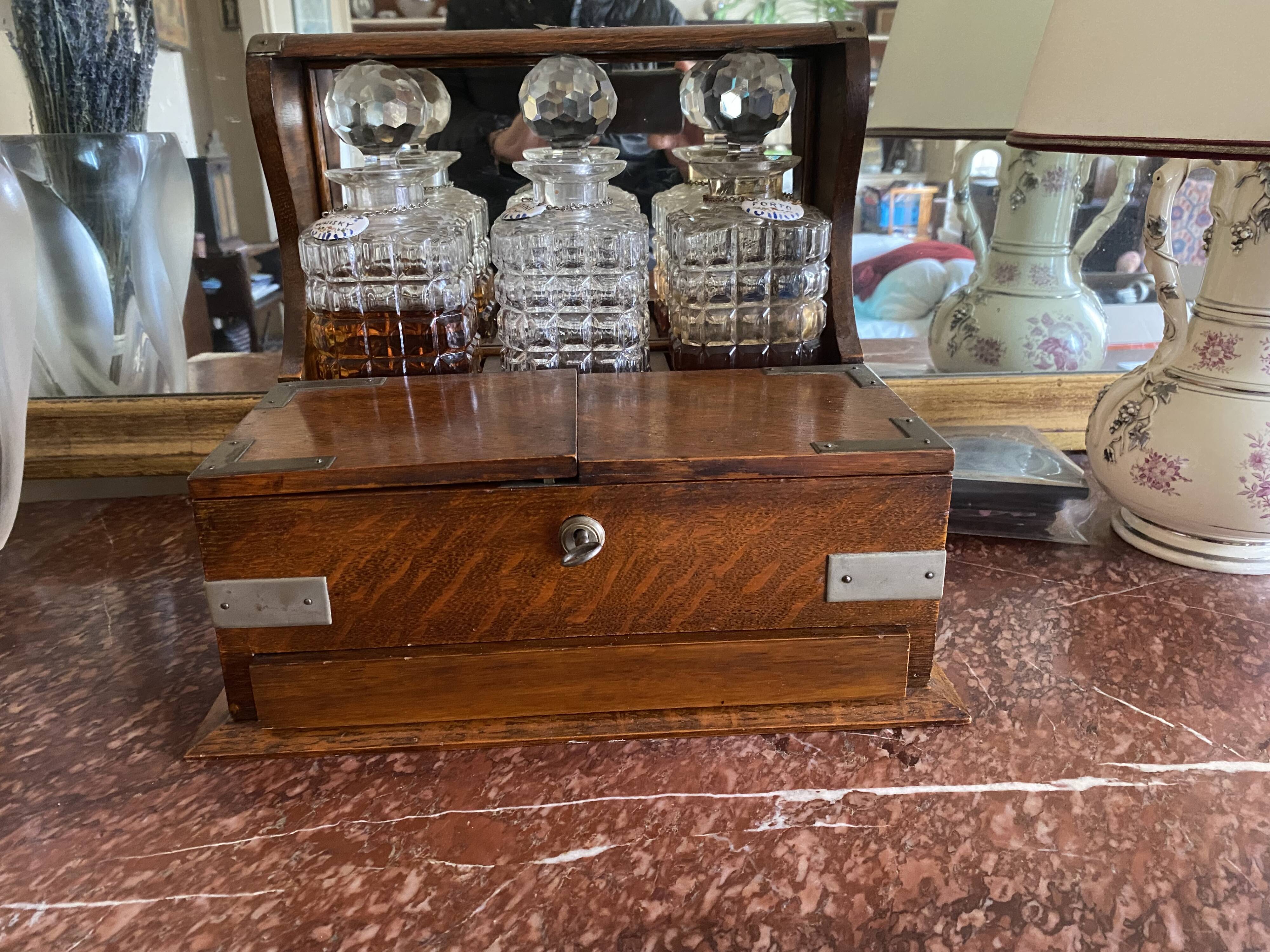 Liqueur cellar called “tantalus”