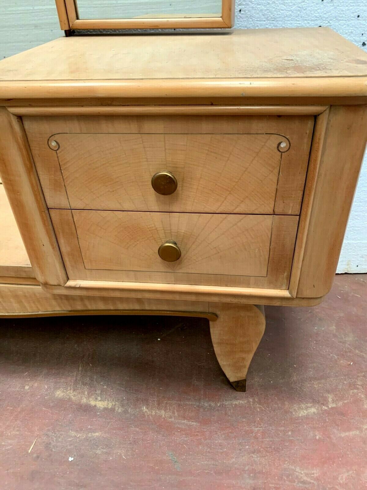 Coiffeuse Art Déco a miroir tripthique en placage de bois clair XX siècle