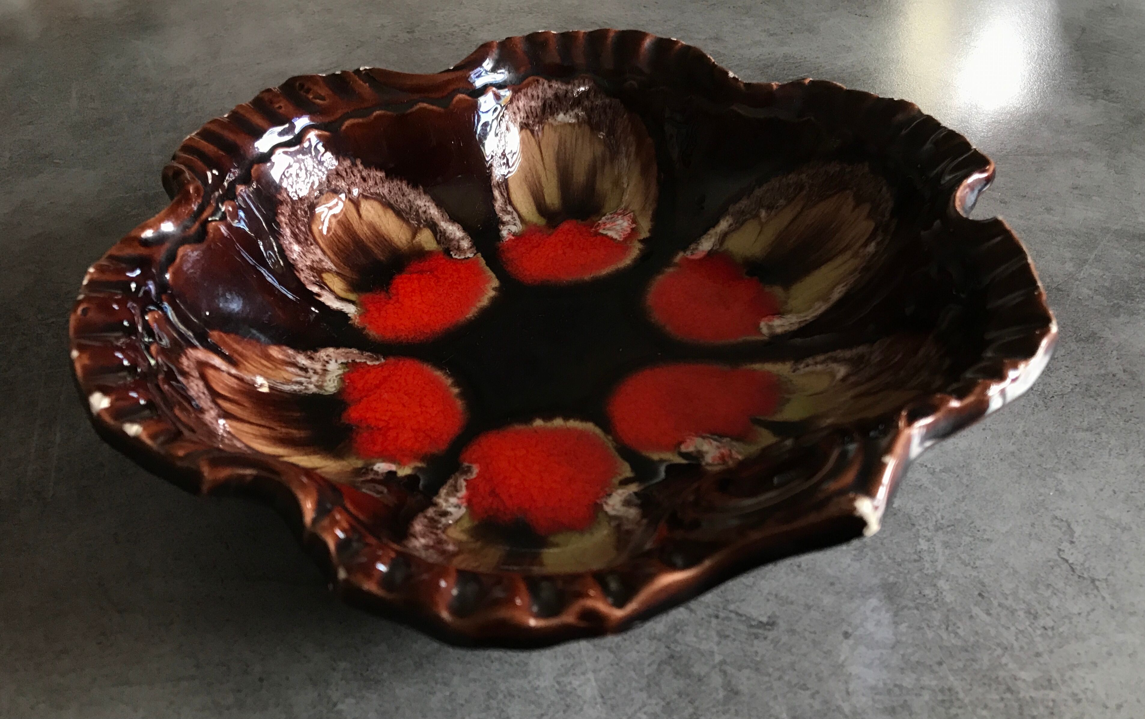 Vintage flat fruit cut in polychrome ceramic from vallauris