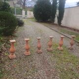 Vingt balustres en terre cuite de Castelnaudary