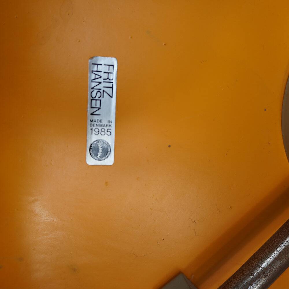 3 yellow chairs series 7 by Arne Jacobsen edited by Fritz Hansen, 1980s