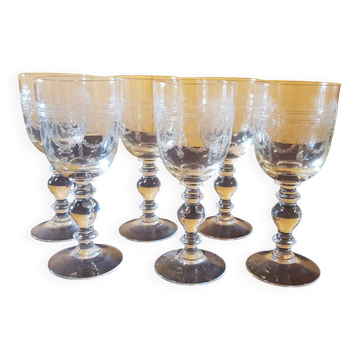 Six verres à vin en cristal gravé. 1930