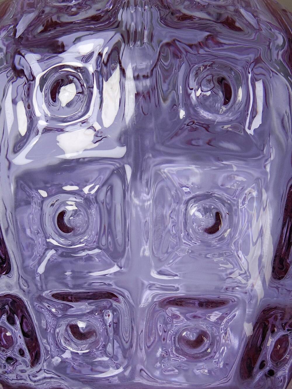 Empoli vase in Alexandrite glass, transitioning from blue to pink, large textured model from the years.