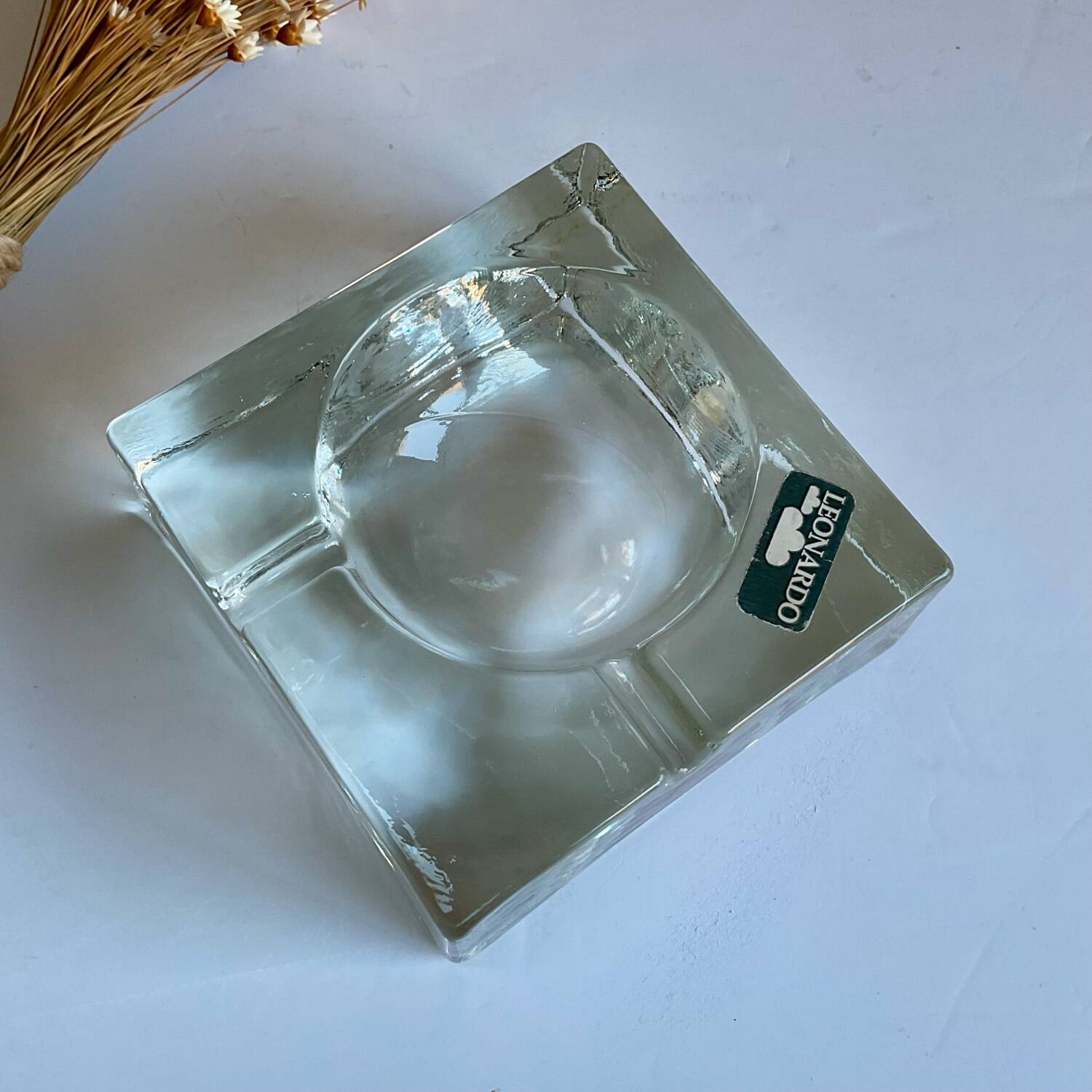 Leonardo glass ashtray