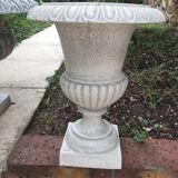 Set of planters: clasp and cast iron pots
