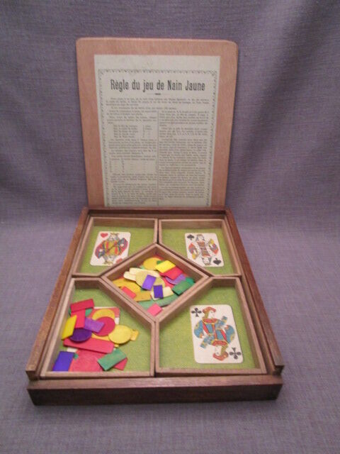 Old yellow wooden dwarf game