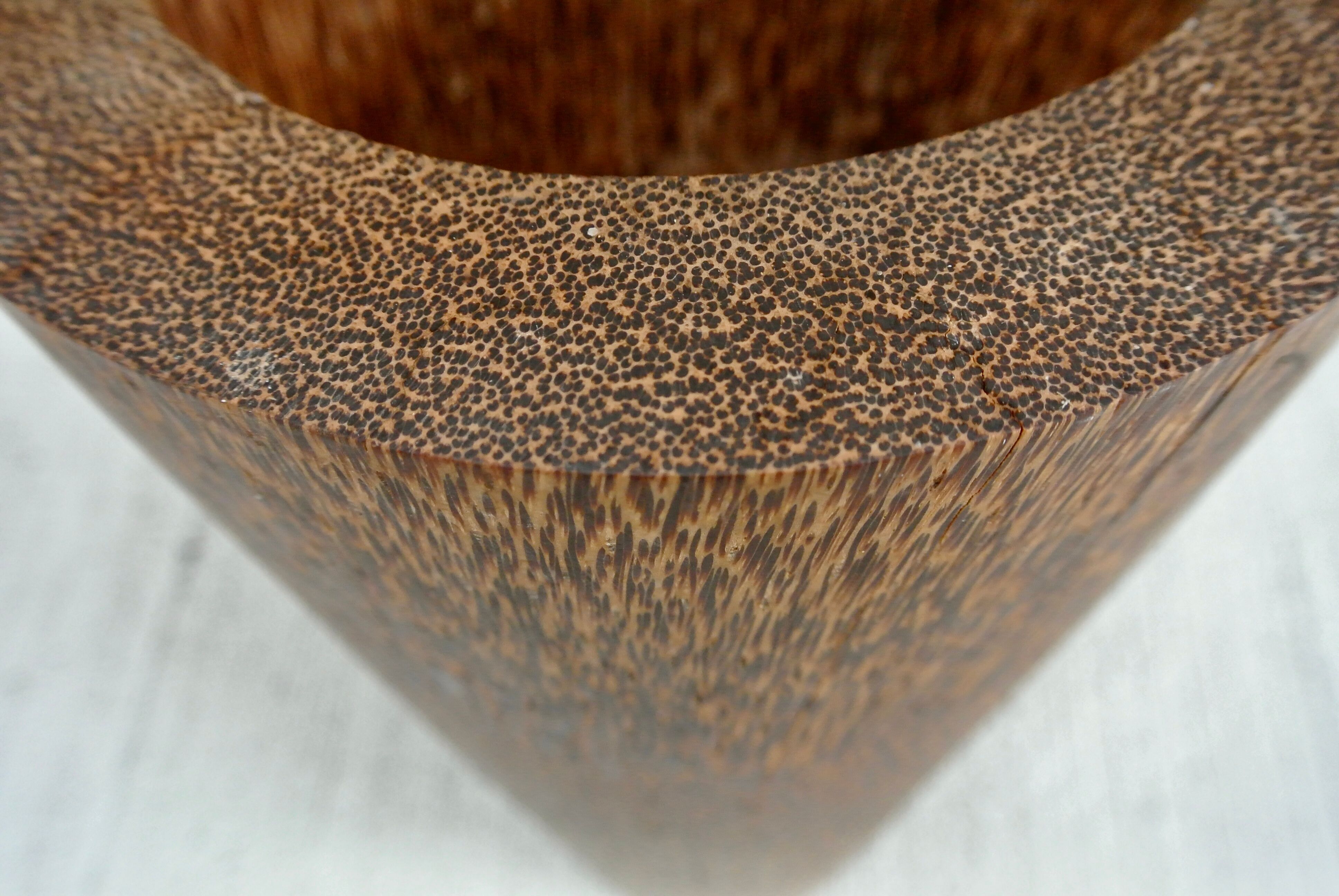 Vase en bois de palmier Années 90