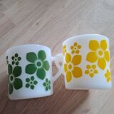 Duo de tasses fleuries