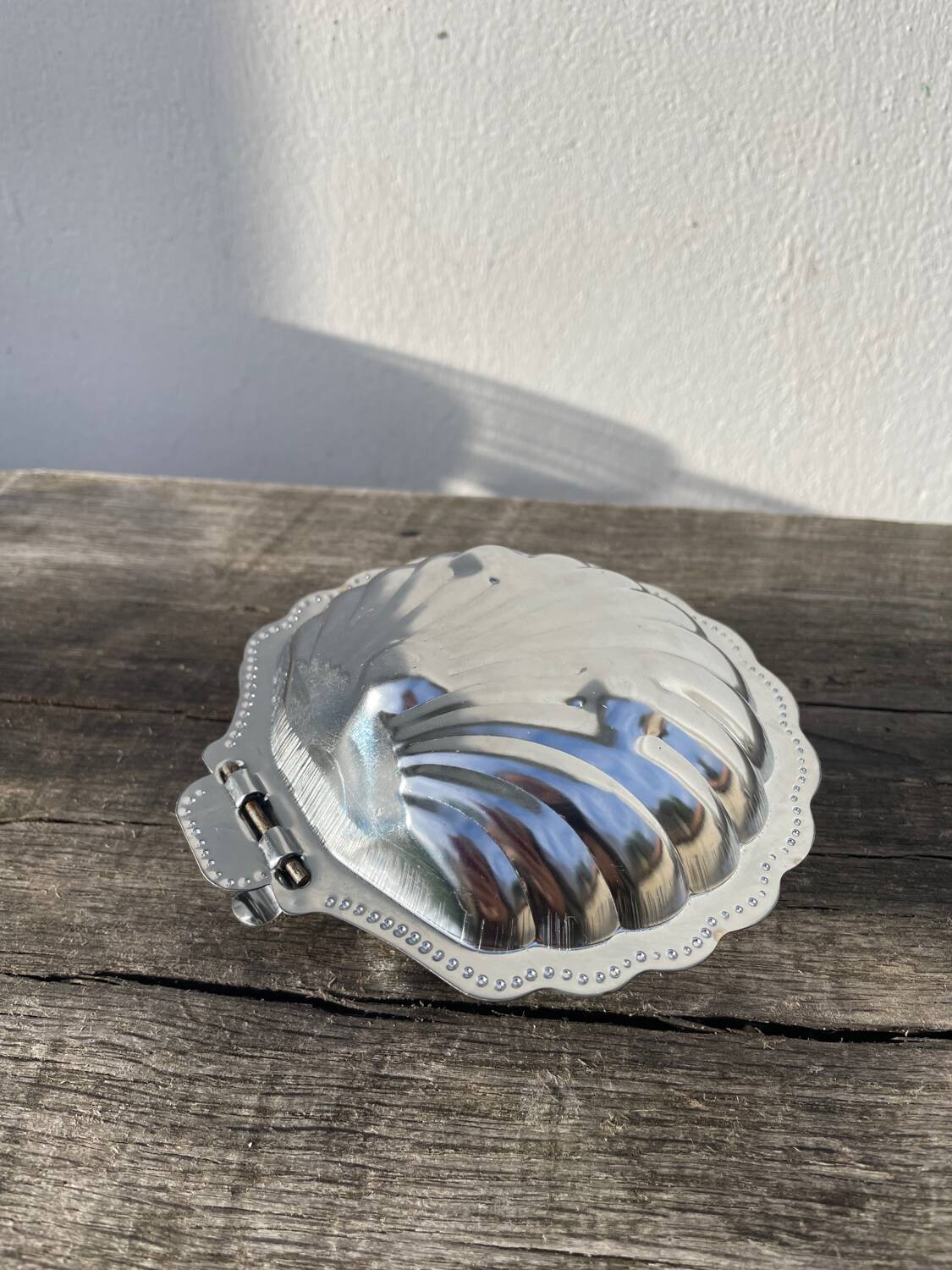 Metal shell butter dish