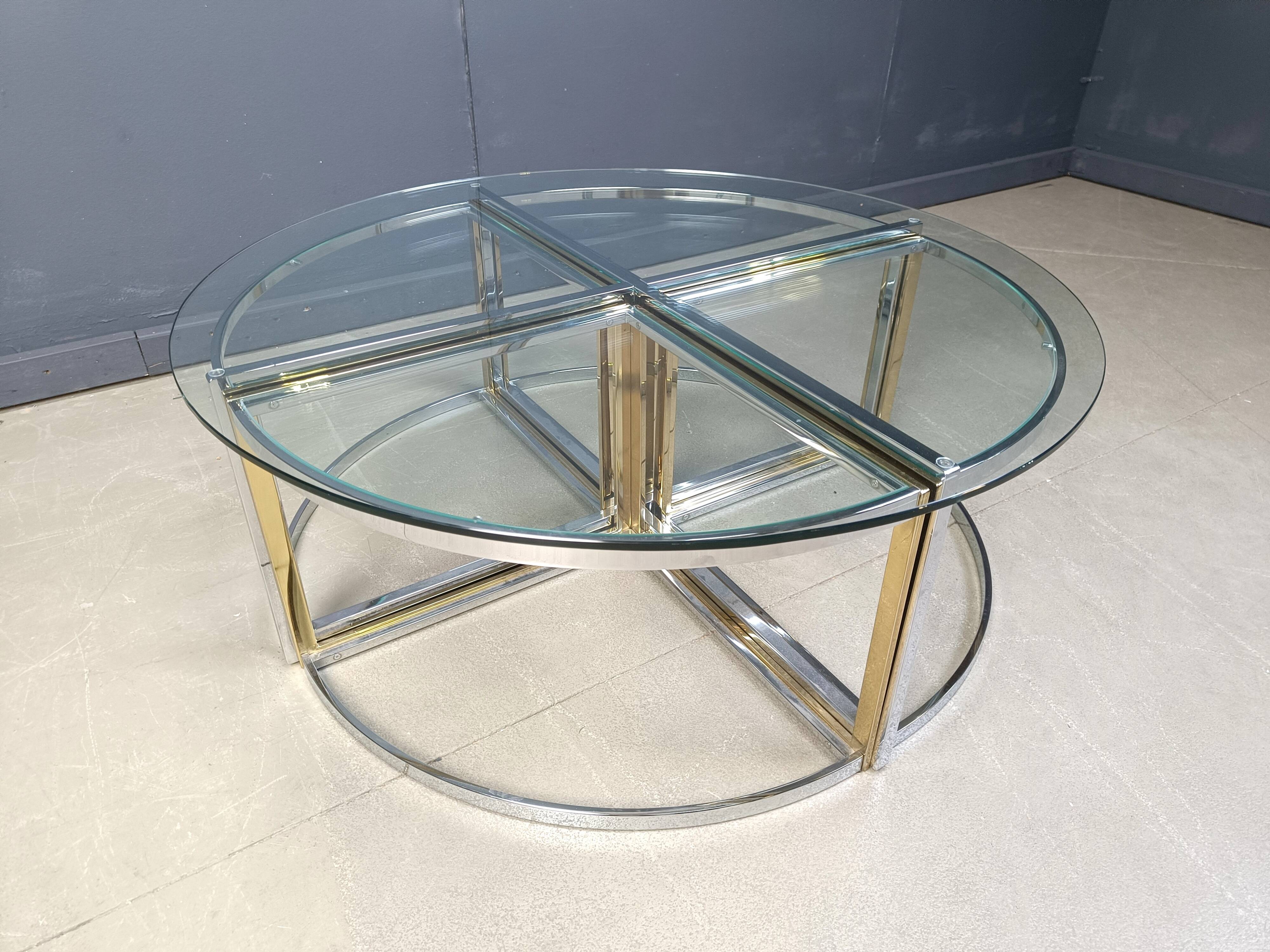 Large coffee table set in brass and glass, 1970s
