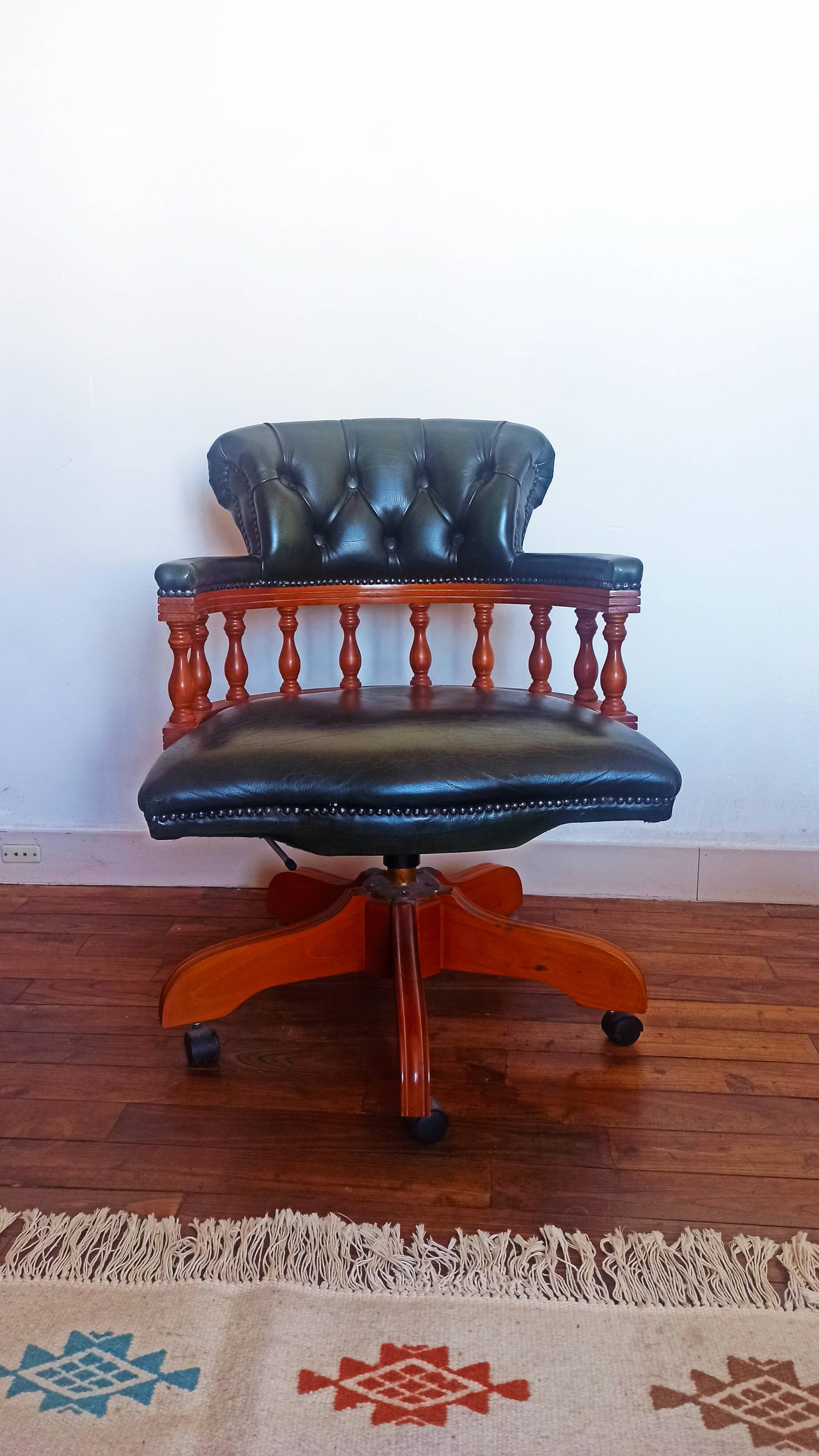 Office chair, swivel chair with wheels