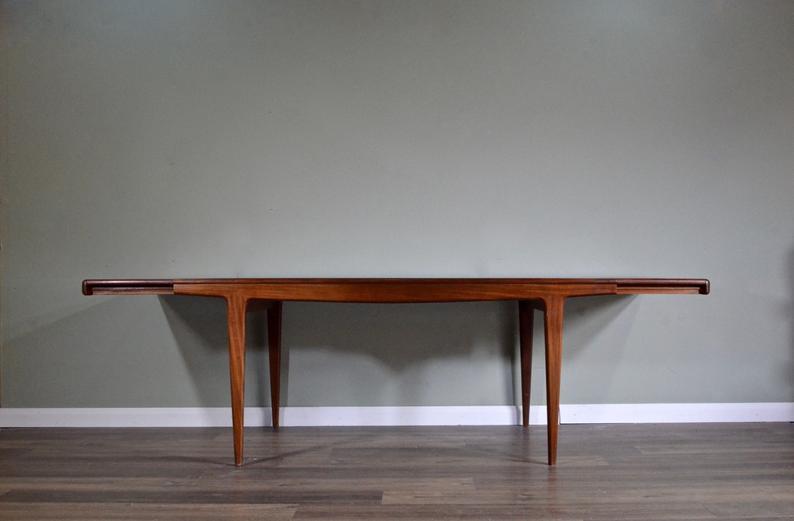 Extending teak table