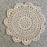 Small vintage round placemat Ø14