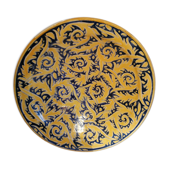 Very large ceramic dish from Safi, signed Serghini. Morocco.