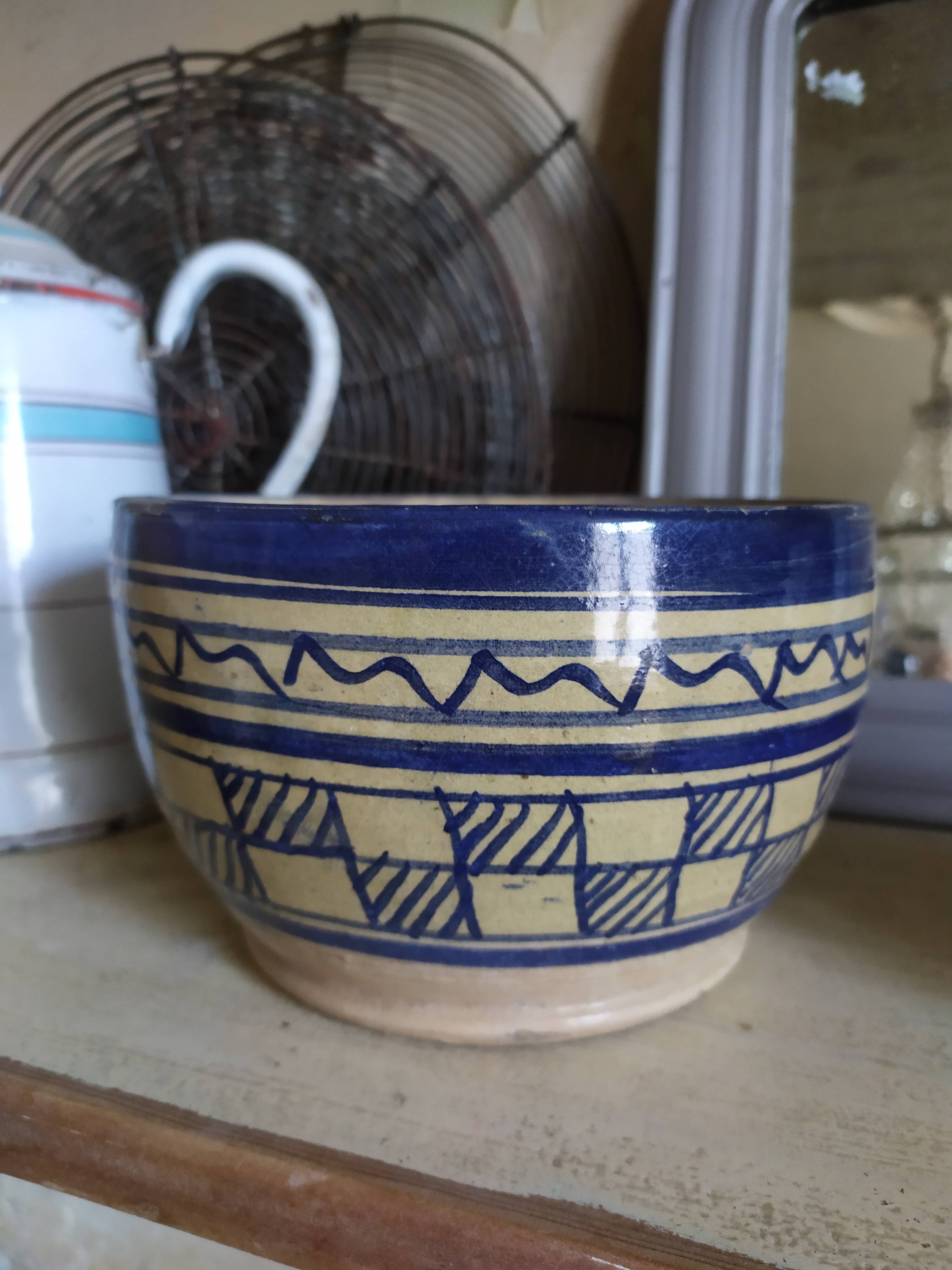 Stoneware salad bowl