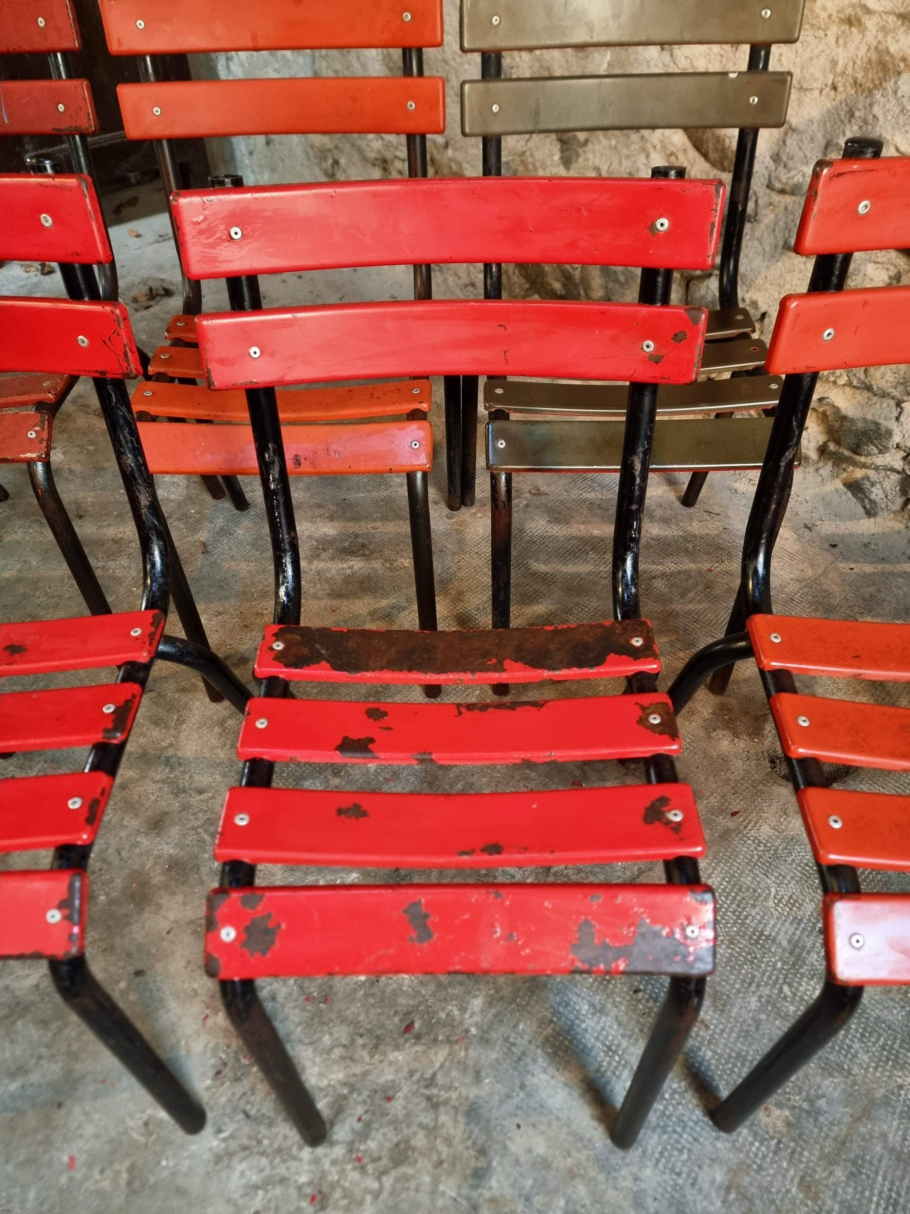 Set of 8 vintage French bistro chairs – industrial metal Tolix style