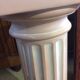 Colonne en plâtre
