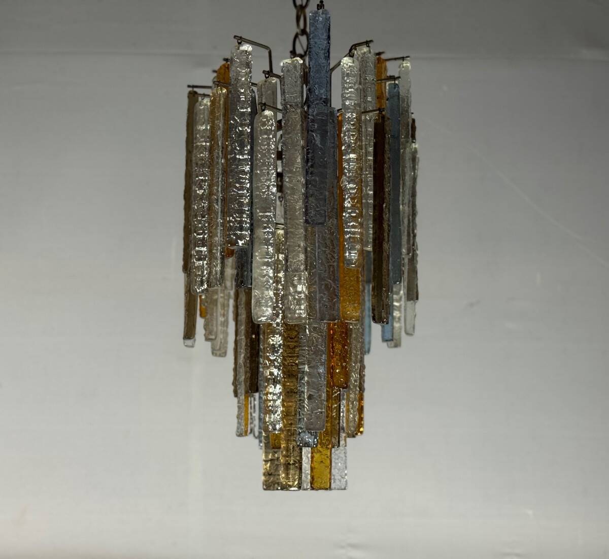 Oval-shaped Venetian chandelier in Murano glass, circa 1950, Venini