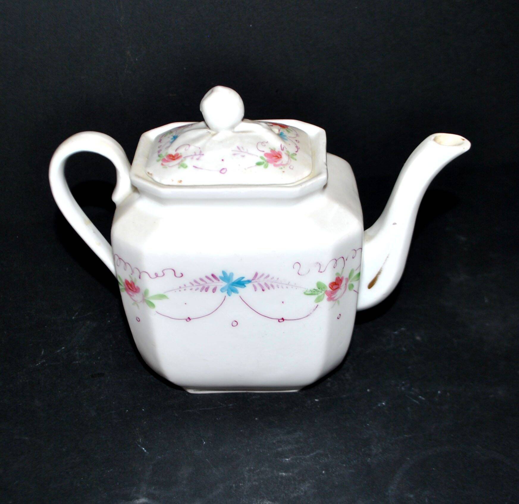 Old Paris porcelain herbal tea pot – hand-painted polychrome decoration, 19th century
