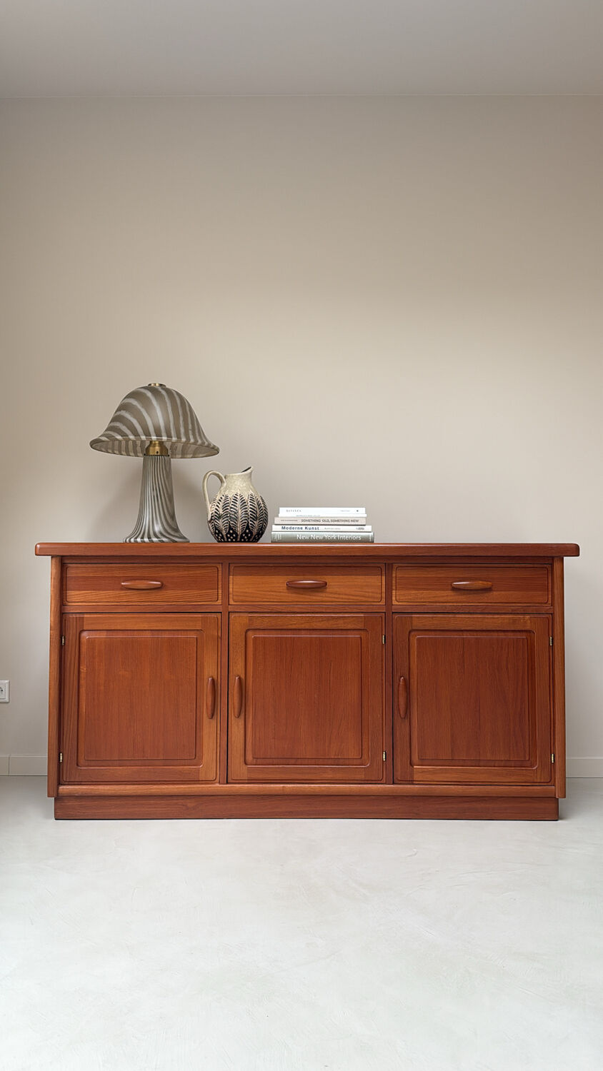Vintage teak wooden Dyrlund sideboard